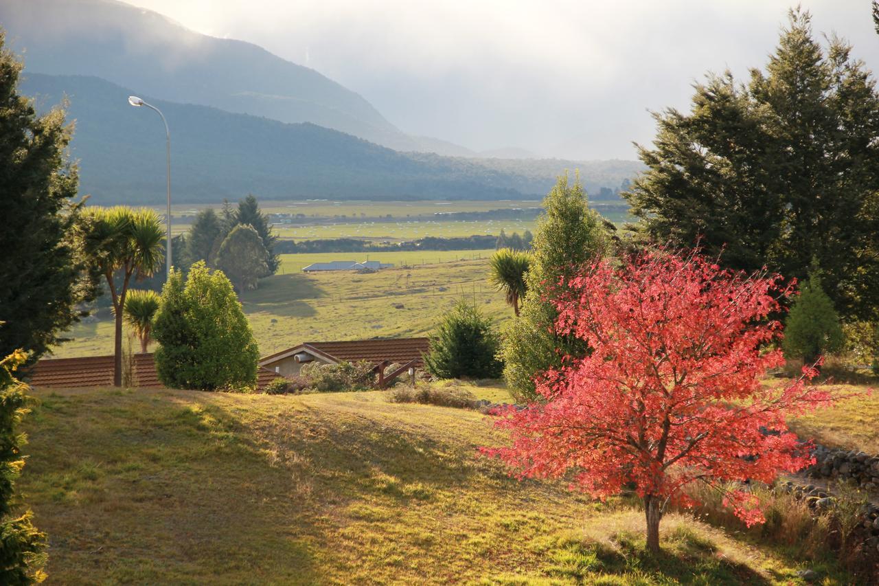 Hostel Barnyard Backpackers Te Anau Exterior foto