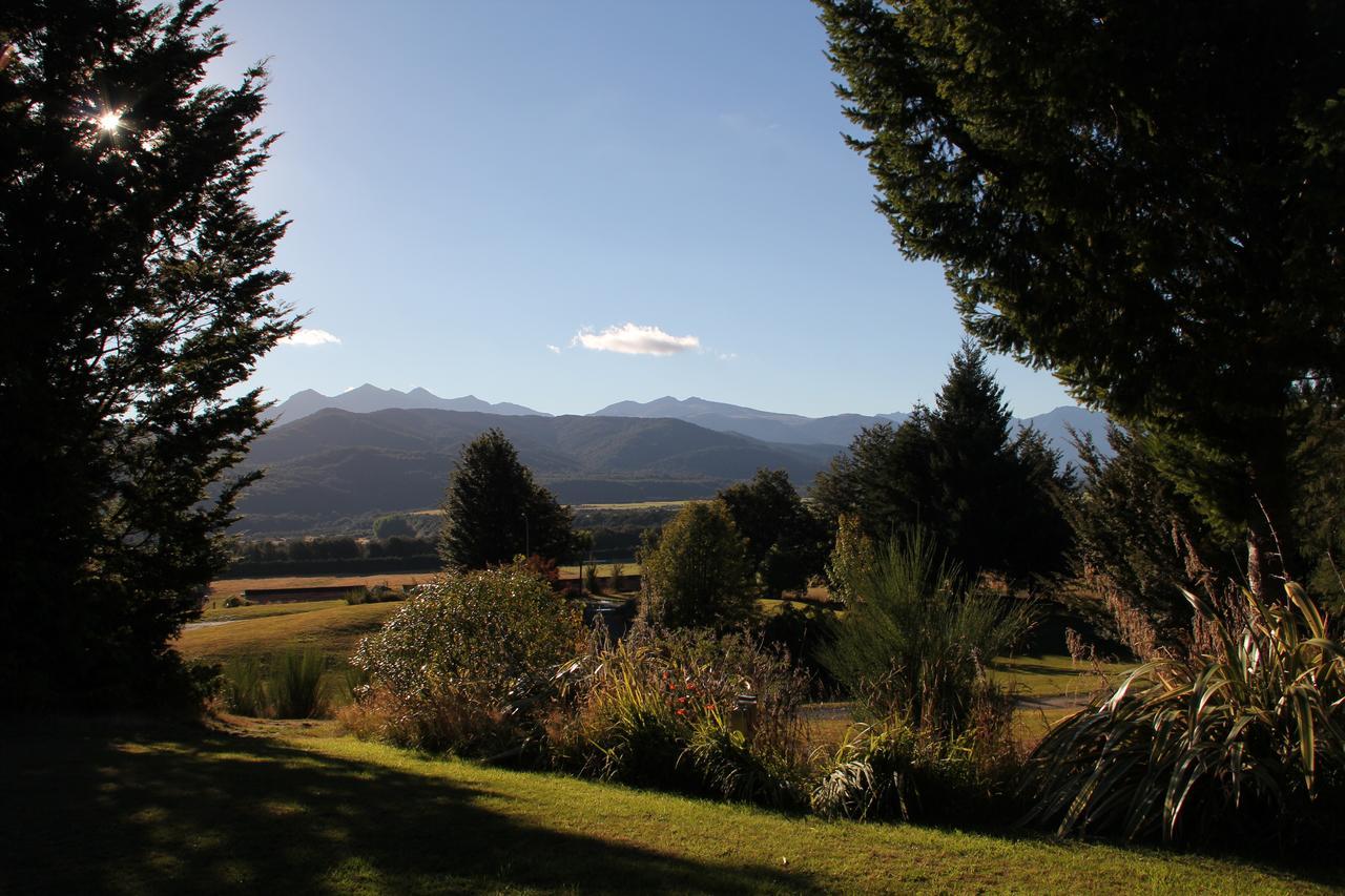 Hostel Barnyard Backpackers Te Anau Exterior foto